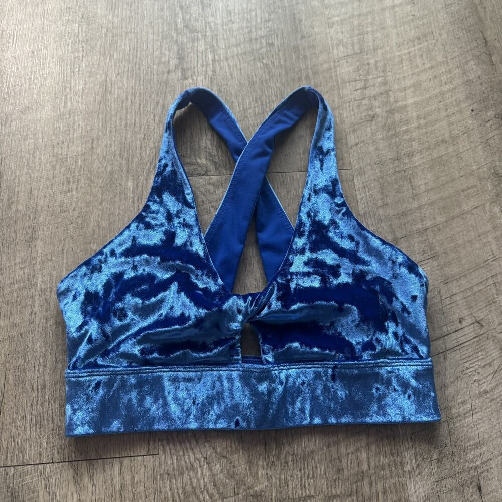 Fabletics Blue Velvet Sports Bra Womens Small Criss Cross Back Cutout Dallas